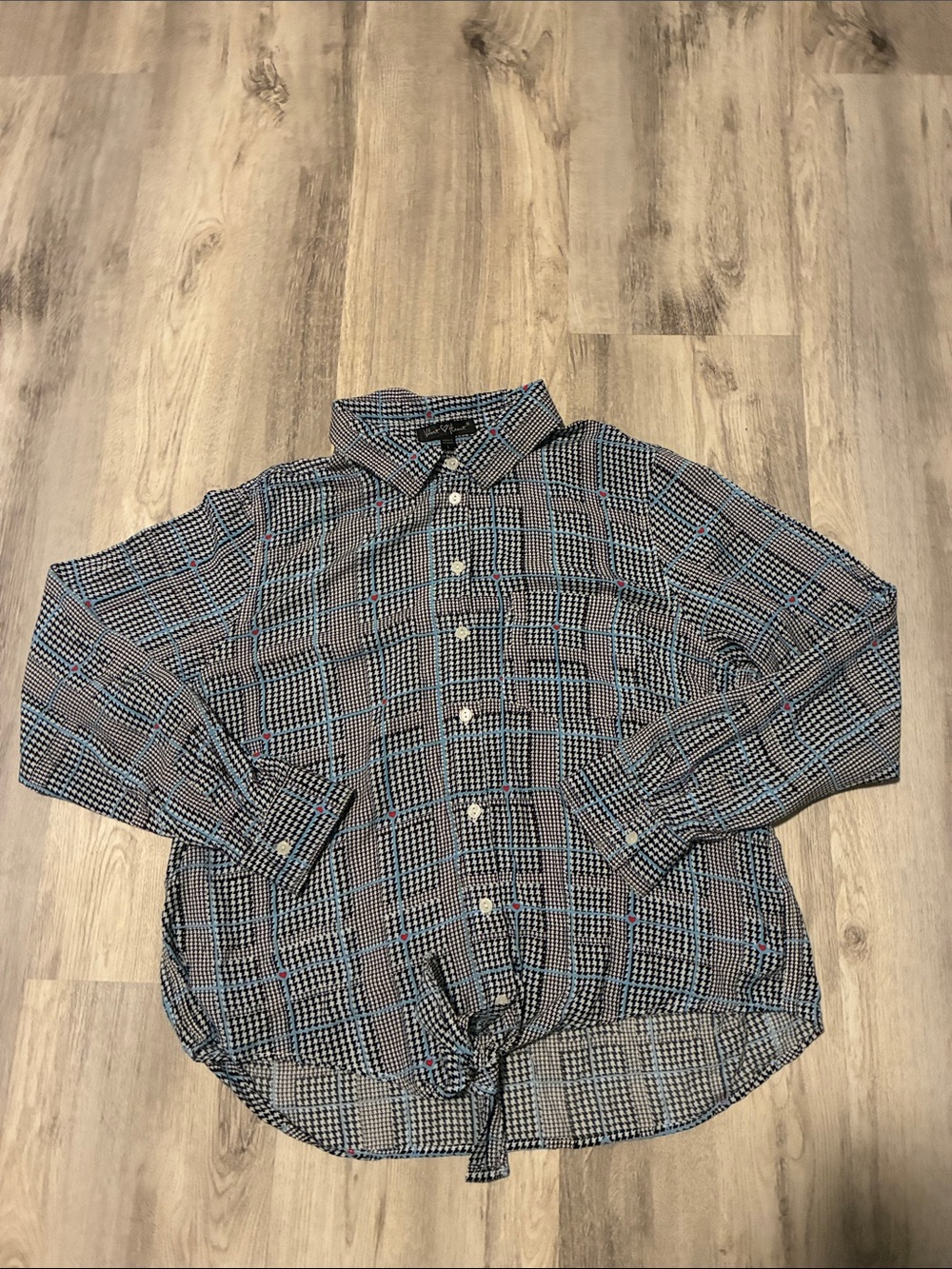 Velvet Heart Blue Plaid Button-Front Tie Hem Shirt